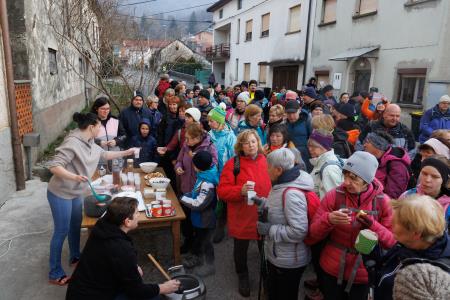 Prijazno presenečenje družine Kragulj na Kettejevi ulici